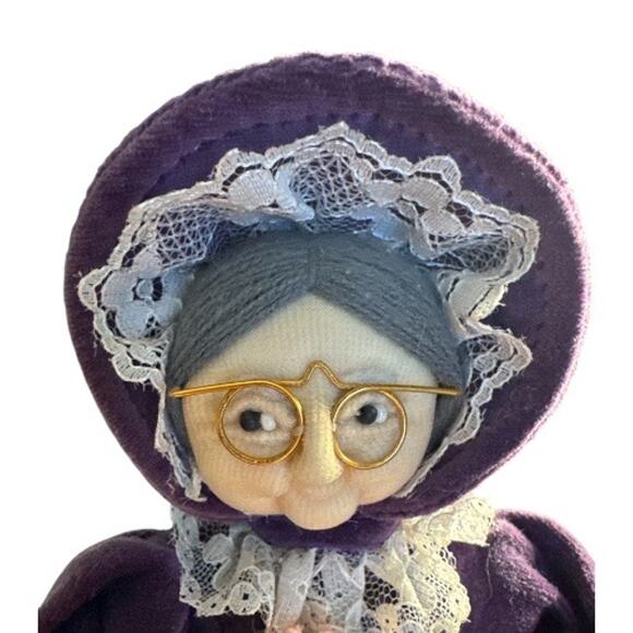 Vintage Hand Crafted Soft Sculpt Purple Velvet Dress Grandmother Doll - Picture 10 of 10